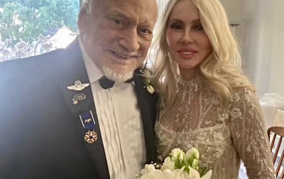 Buzz Aldrin: 93 vana ufan dhuvahu 4 vana kaiveni