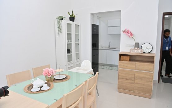 Midhauru nimumuge kurin Flat thakah meehunnah vadheveyne: Raees