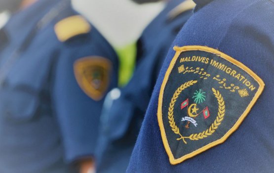 Immigration ah dheefai oi agubodu car eh gellijje