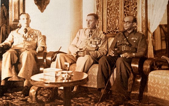 Dhivehinnaai ingireysinge gulhumun dhivehinnah libunu ehee