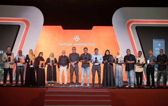 Dhiraagu ge 29 muvazzafeh ge aguvazankoh khaassa award dheefi