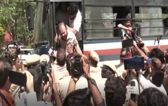 Inthikhaabuge kurin idhikoluge adu kanduvaalan India sarukaarun masahkaiy kuranee