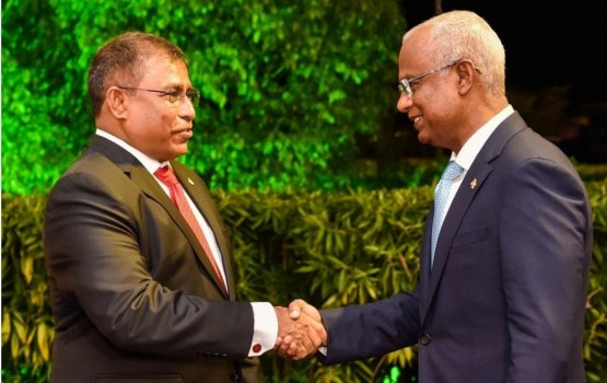 Dr. Mausoom ge thaaeedhuves raees solih ah
