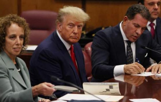  Trump hayyaru koh, court ah haaziru koh 34 dhauvaa ivvaifi