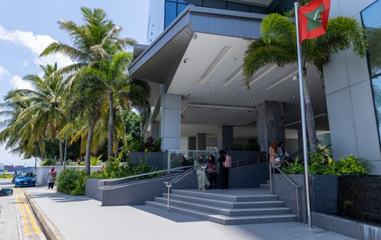 Ungoofaaru gai karantugai jehigen haalu dheravi kujjaa maruvejje