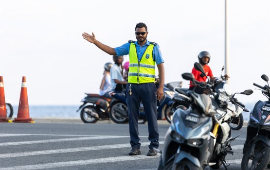 Highaway gai accident vee hutifai oiy car nagah gos oiy fuluhunge pickup gai jehigen