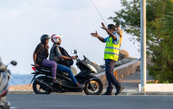 Ulhandhu thakuge aharee fee adhi joorimanaa  bahaalaigen dhekkumuge furusathu dhenee