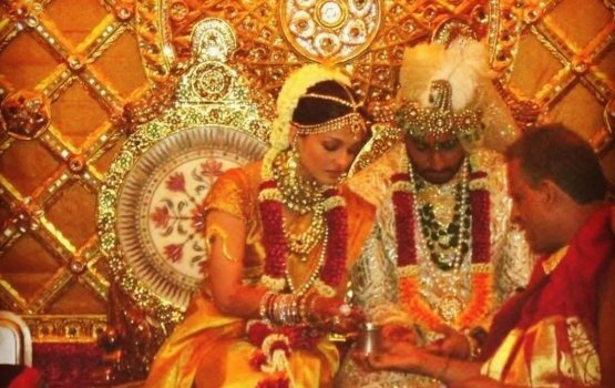 Aishwarya ge kaiveni hedhumuge agu engeytha?