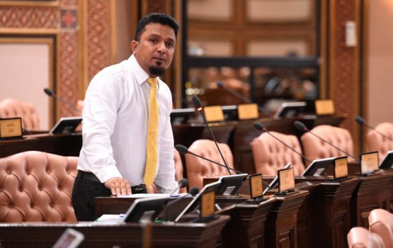 Member Zareer ah dhin hamalaa  MDP in kuveri konffi