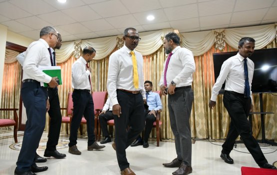 Raees azulu kuran member inge soi hamavaane: Joint PG