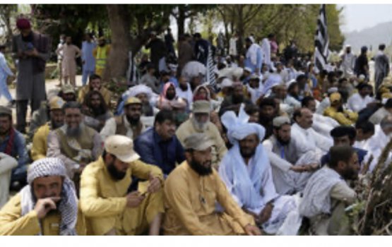 Sarukaaru ge supportarun pakistan ge supreme court dhoshah evvejje