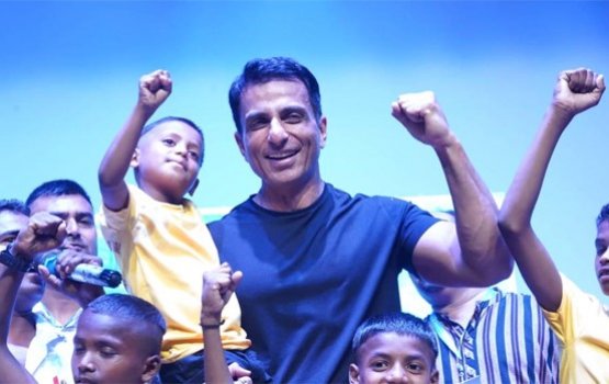 Fageeru kudhinnah kiyevumuge furusathu hoadhaidhinumah Sonu School eh hulhuvanee 