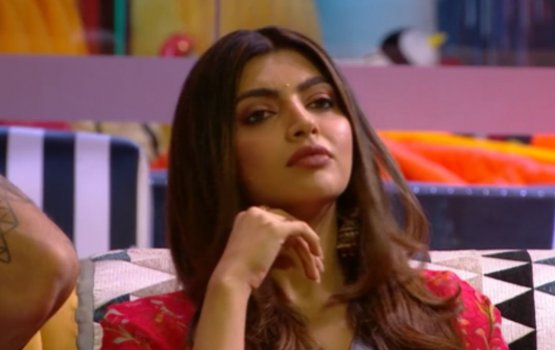 Akanksha aky fake meehen: Bigg Boss