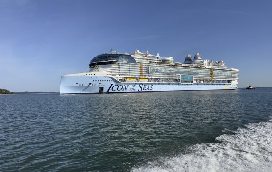 Dhuniyeyge emme bodu cruise ship dhathurah thahyaaru vanee 