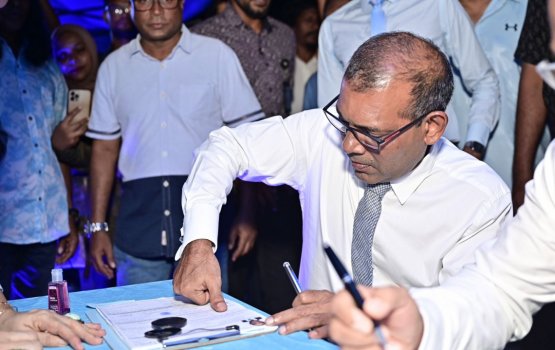Raees Nasheed Democrats ah soi kurahvaifi