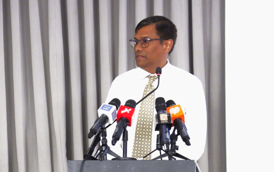 Uhthama fandiyaaru Muthasim retire kuravvaane kamuge ishaaraatheh dhevvaifi