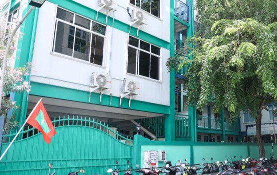 Dharumavantha School ge vaguthee imaaraatha Arabiyya School badhalu konffi