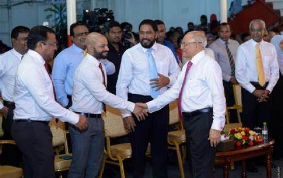 Vee haalehgai vaan Faris Maumoonah mikan eba veytha?