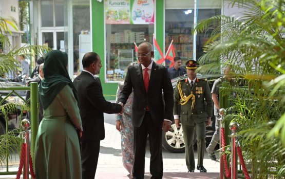 Midhiya 5 aharakee furihama maanaige minivankan gaaimuvefai oi 5 aharu: Raees