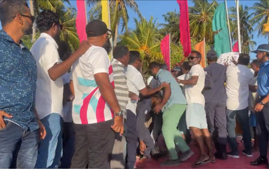 Muizzu vadaigennevi vaguthu Guraidhoo gai bodu hamanujehun hingaifi