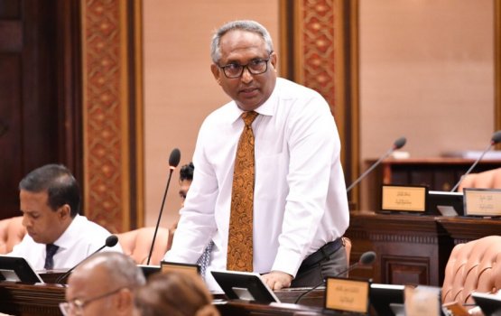 Majilis hoonuve miadhuves Kelaa dhaairaage memberuge nan ihvaifi