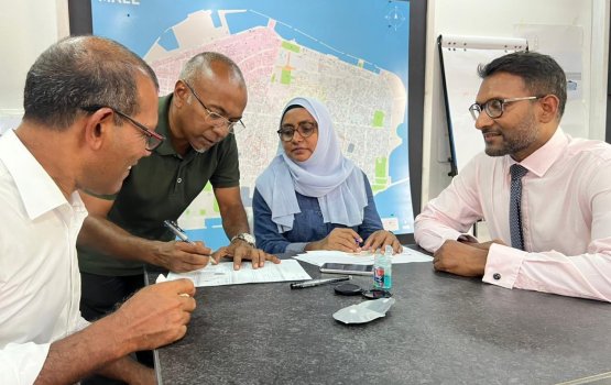 Dr. Shaah Mahir Democrats ah soi kohfi