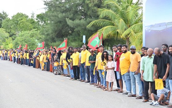 Thinadhoo in raees ah hoonu maruhaba eh