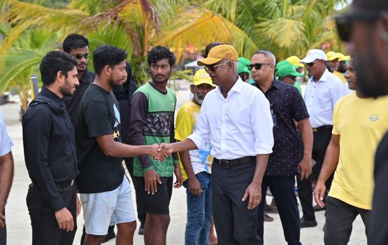 Vaudhu copy kuraa kamah vidhaalhuve Raees Muizzu ah faadu vidhaalhu vejje