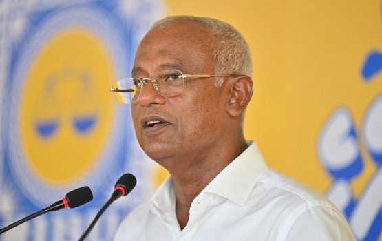 FENAKA ufehdhee faidhaa hoadhaakah noon, asaasee hidhumathehdheyn: Raees