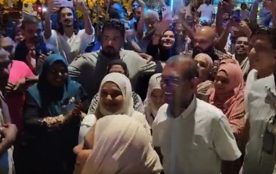 Madam fathun aa bahdhalu kuravvai Nasheed govai levvee Yameen minivan kuran!