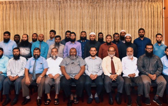 Ilmuveringe gulhumuge thaaeedhu ves Dr. Muzzu ah