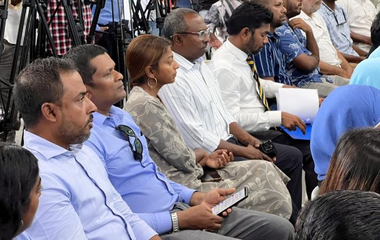 Party thakaai eku mashavaraa kurumah democrats in 8 member inge committee eh ufahdhaifi