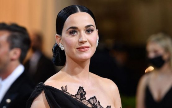 225 million dollar ah Katy Perry ge lavatha vikaalaifi
