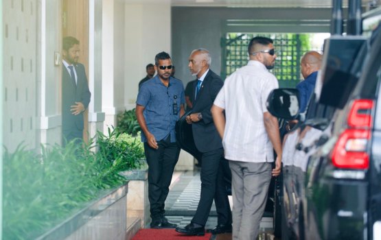 Raees Solih aai Dr. Muizzu bahdhalu kuravvanee