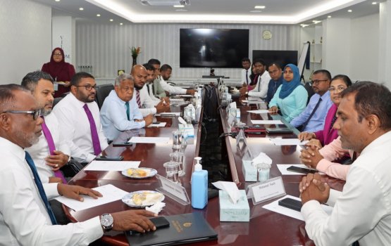 Inthihaabee raees ge office hingaan STELCO  ge 5 vana floor ah