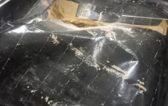 Dhivessehge luggage in 5 kilo ge drug, bandhah 15 dhuvas jahaifi