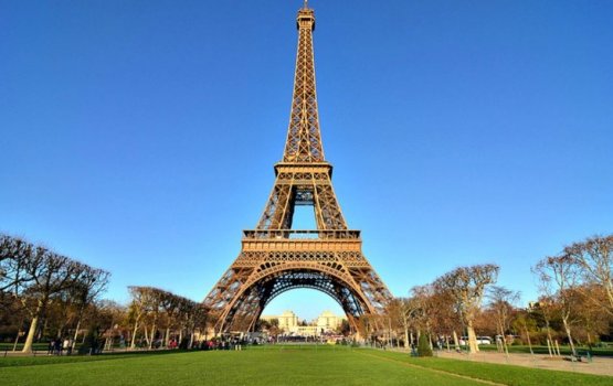 Hoonu moosumugai Eiffel Tower ithurah dhiguvaakan engeytha?