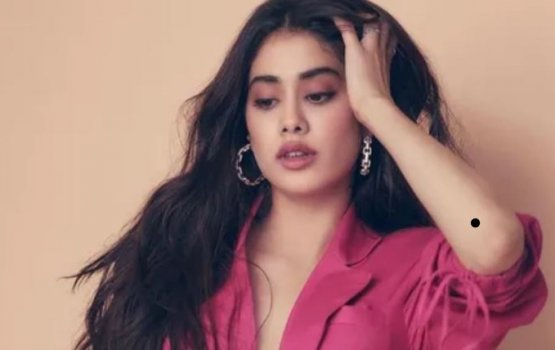 Jahnvi eynage enme furathama musaarain gathee mathindhaa boatu ticket eh!