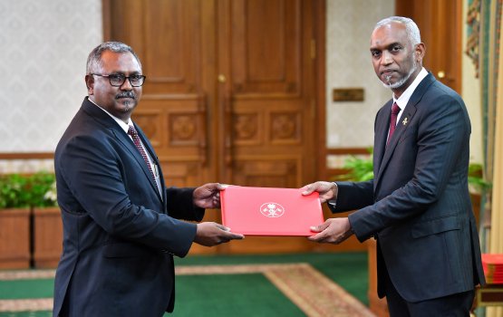 Mi sarukaaru ge furathama 100 dhuvas gunaanee badhu dhuvas laigen