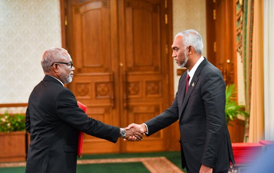 Fas enburumeh nei kamah vidhaalhuve adhure raees muizzu ge dhifaauga nukunnavaifi