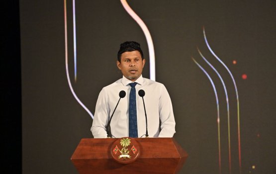 Noosverikamah ran zamaaneh mi sarukaarun genesdhevaane: Naibu Raees