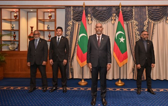 Aaamun shakuvaa kuran feshumun sarukaarun bunee musaara bodu kuran beynun nuvaa kamah