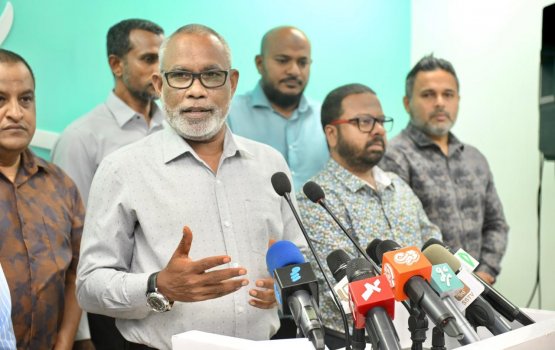 Yameen minivan kurumaa gulheygothun kurevvi suvaalah adhurey javaabeh nudhevvi