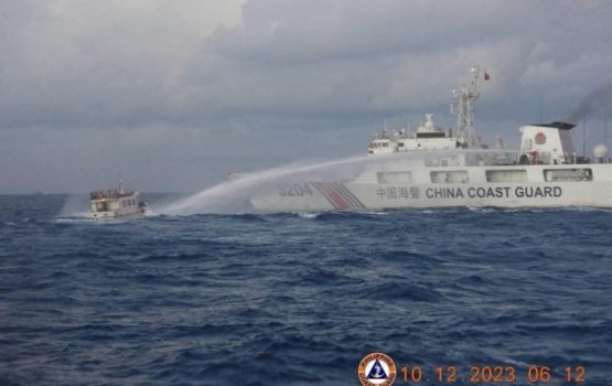 China in Philippines ge boat thakakah fen jehi massala hoonu vejje! 