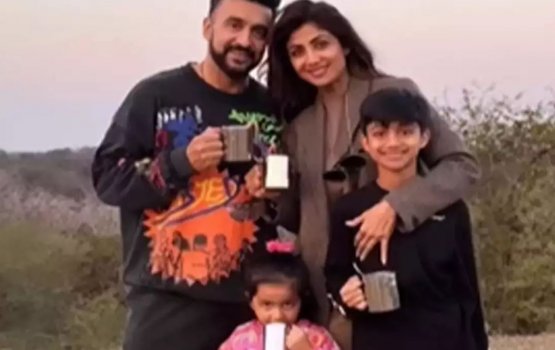 Shilpa eynage aailaa aaeku mifaharu chuttee ah dhiyaee konthaakah? 