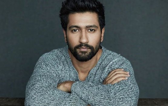 Instagram in follow kuraa hama ekani Bollywood actor aky Vicky