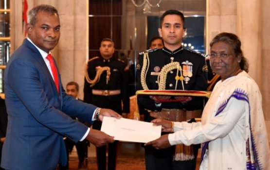 Raajjeyge safeeru India ge External Affairs Ministry ah haaziru kuranee 