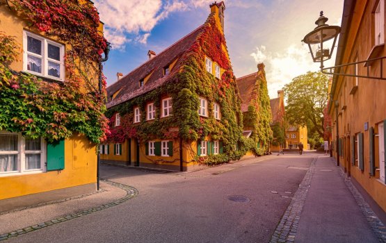 Mi avashugai dhiri ulhen kuleege gothugai dhahkan jehenee aharaku 1 dollaru!