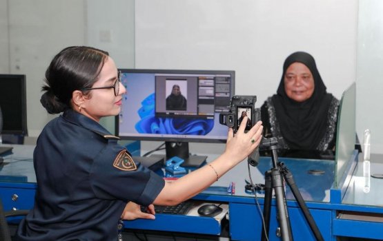 Medical emergency gai immigration ah gos passport ah edhevey goiy hadhaifi