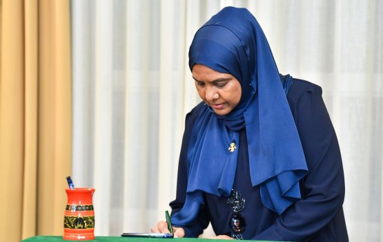 Furathama faharah vazeeraku facebook live ah, aanmunah suvaal kureveyne!